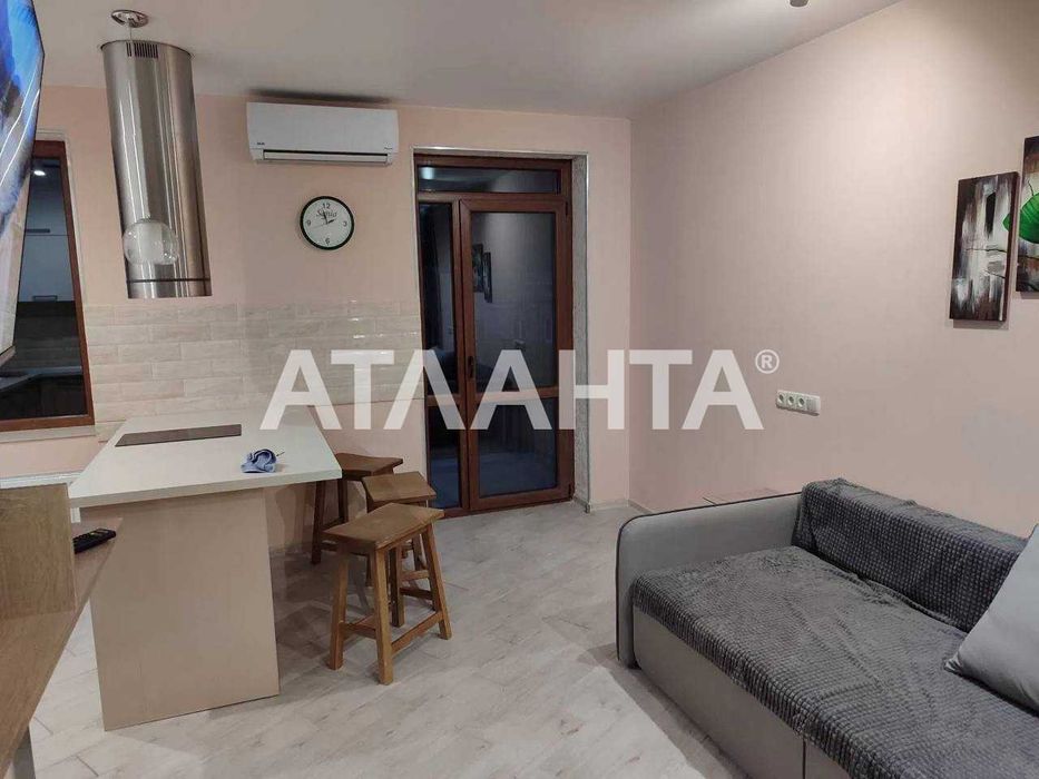 Центр. Улица Приморская. Новый дом. Ремонт, мебель !