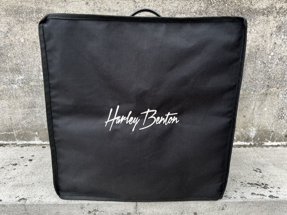 Coluna 1x12 Celestion V30 Harley Benton