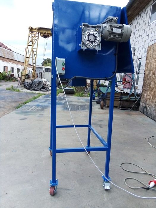 Змішувач комбікормів,смеситель кормов,кормозмішувач