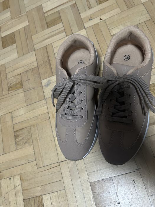 Damskie sportowe buty