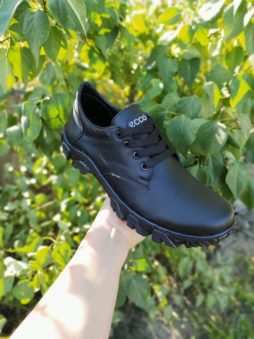 Кожаные,прошитые мужские кроссовки Ecoo