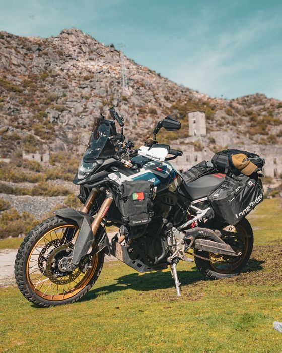 BAIXA DE PREÇO - BMW F 900 GS Trophy – Configuração Completa de Fábrica + Acessórios Aftermarket