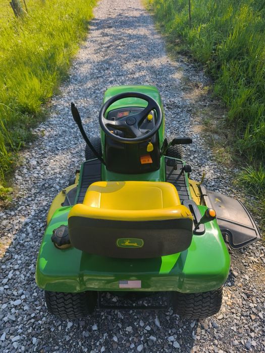 Traktorek kosiarka do trawy John Deere LX277.