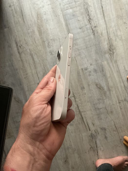 iPhone 13 128 GB.Stan praktycznie idealny.