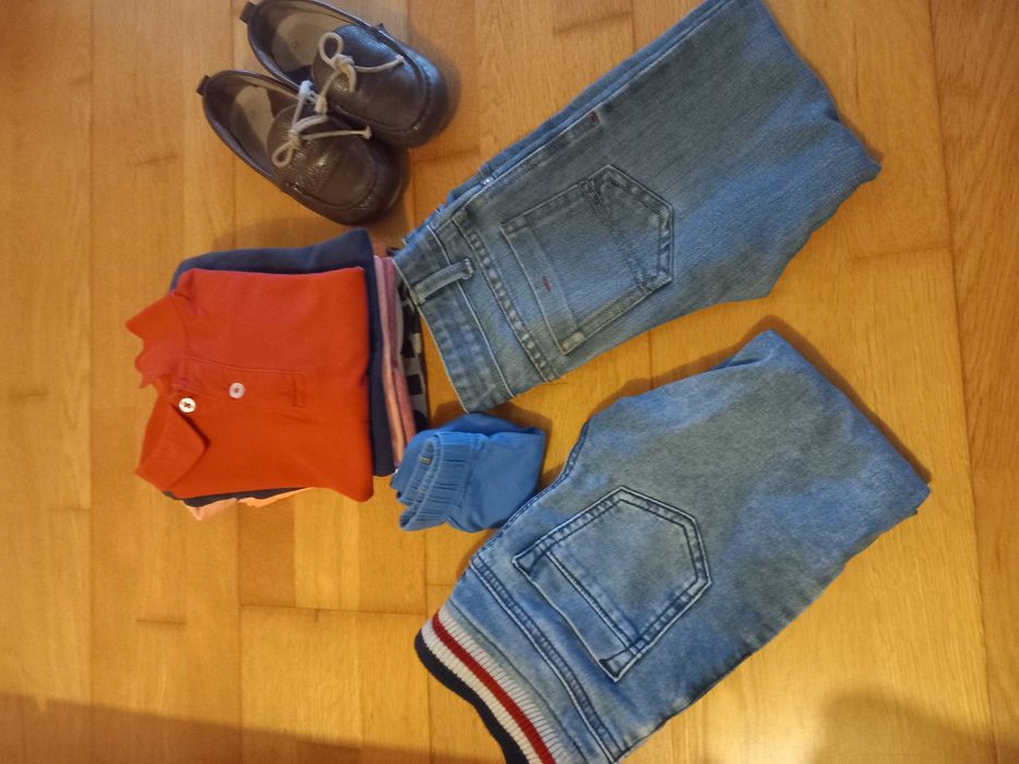 Lote de Roupas/ Calçado de menino 3-4anos