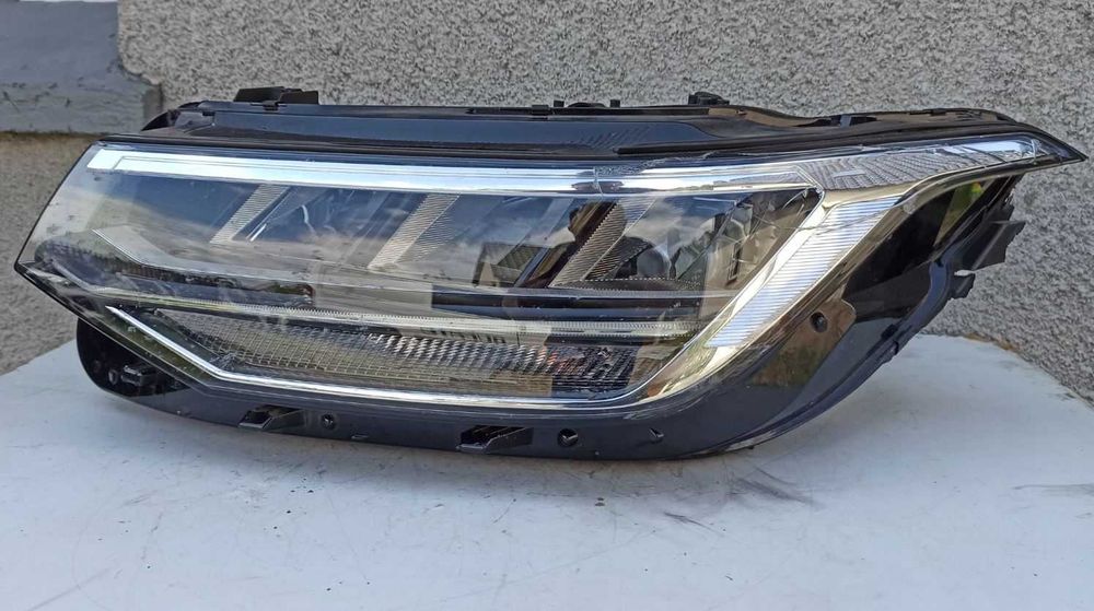 Volkswagen Tiguan II тигуан 2 Фары (фара левая правая) америка европа