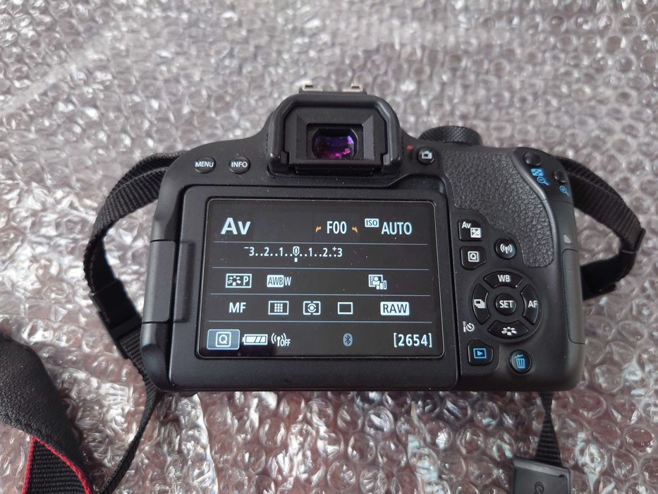 Фотокамера Canon EOS 800D