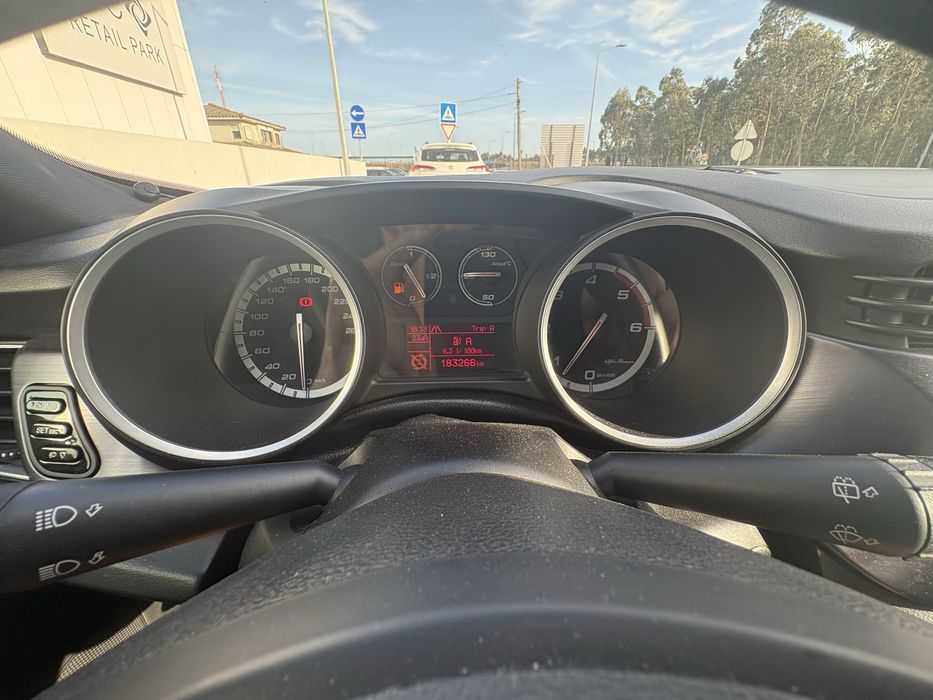 Giulietta 1.6 JTD (revisão feita / IUC pago)
