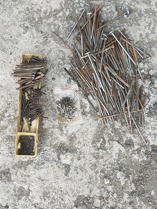 Метизы (гайки , болты, шайбы, саморезы, гроверы, шплинты, гвозди