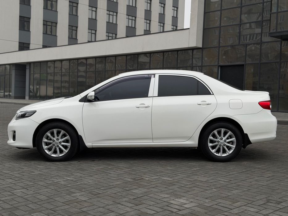 Toyota Corolla 2011р.в (рестайлинг) 1.6 автомат