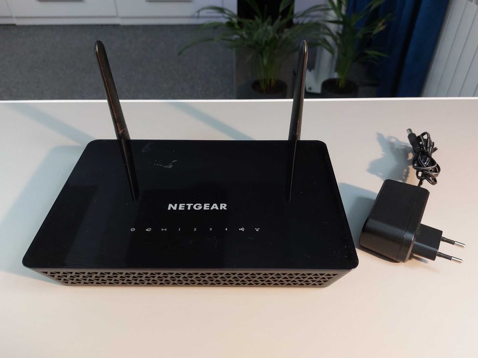 Router Netgear R6220 AC1200