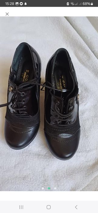 Гарні шкіряні туфлі на маленьку ніжку