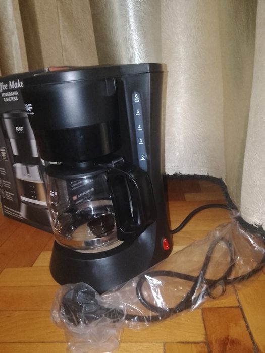 Капельная кофеварка RAF R.100. Новая.