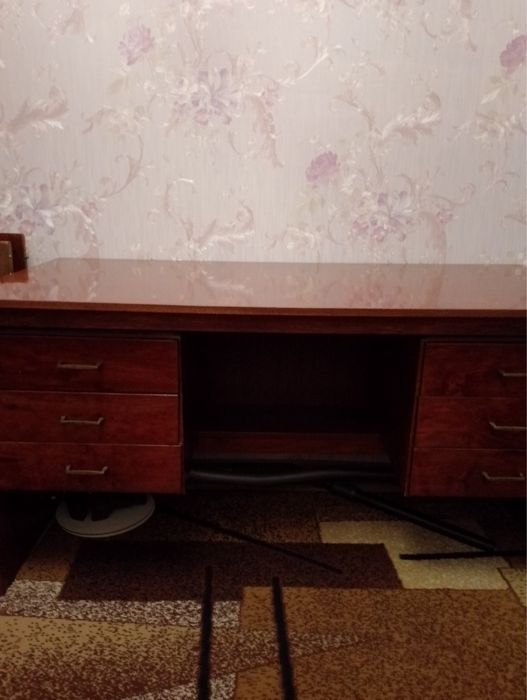Стол деревянный