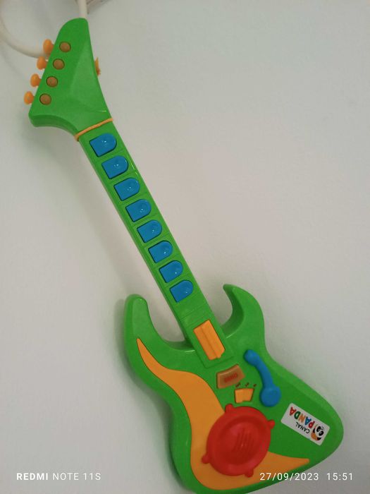 Guitarra Oficial Canal Panda
