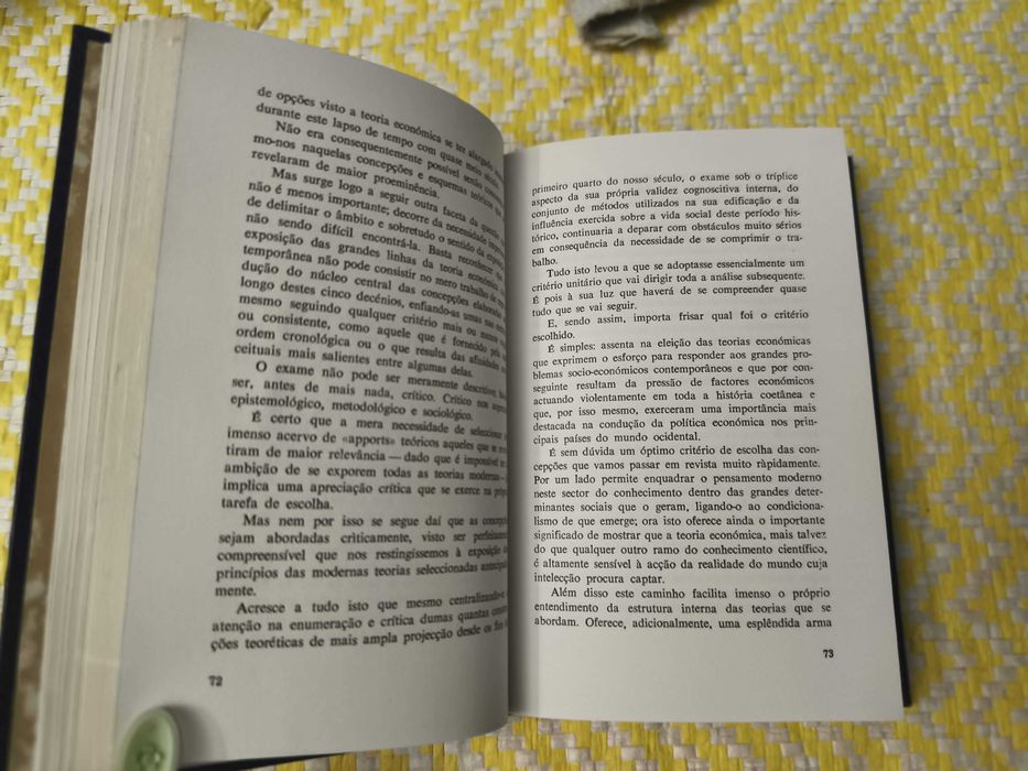 Estudos de economia teórica e aplicada – 
Armando Castro