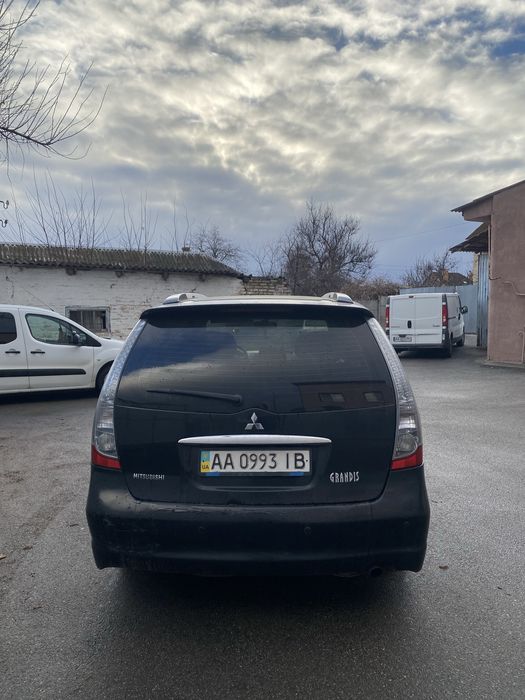 Mitsubishi Grandis 2008 р.в., 2.4 газ/бензин, автомат