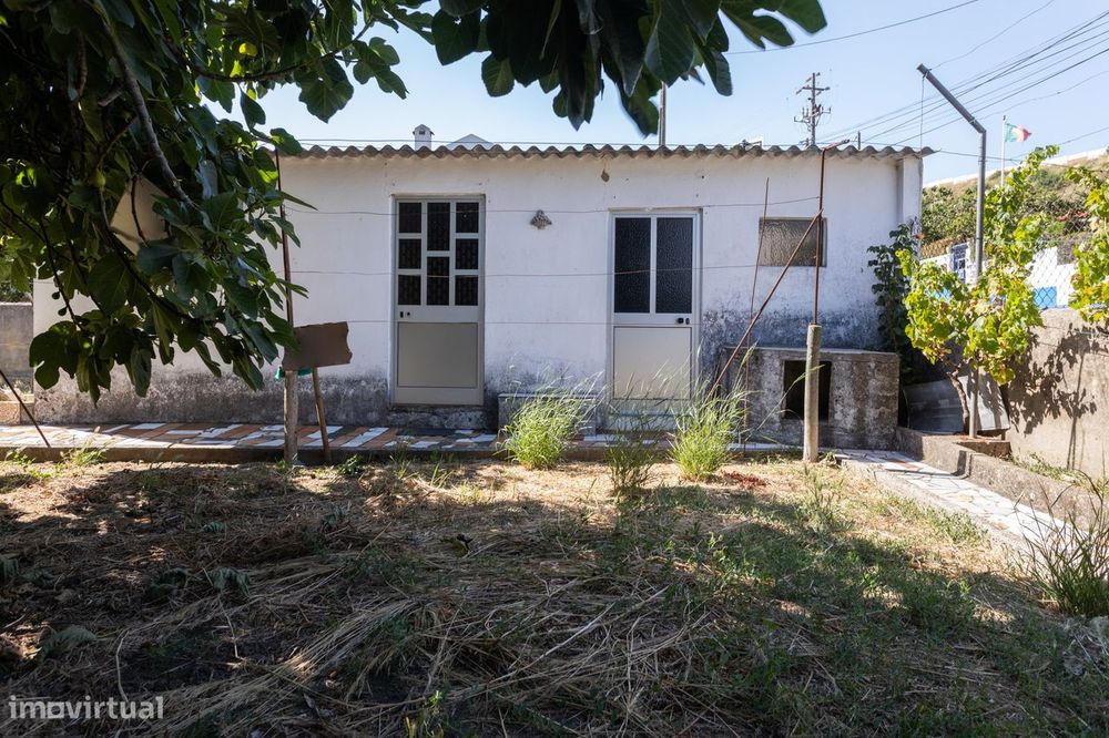 Terreno Urbano com Ótima Localização e Potencial para Construir a Mora