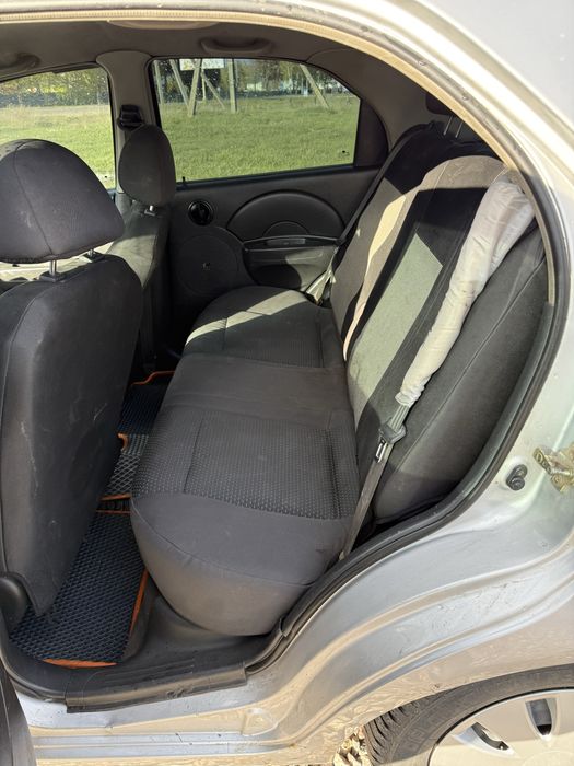 Chevrolet aveo 2005 рік 1.5 бензин