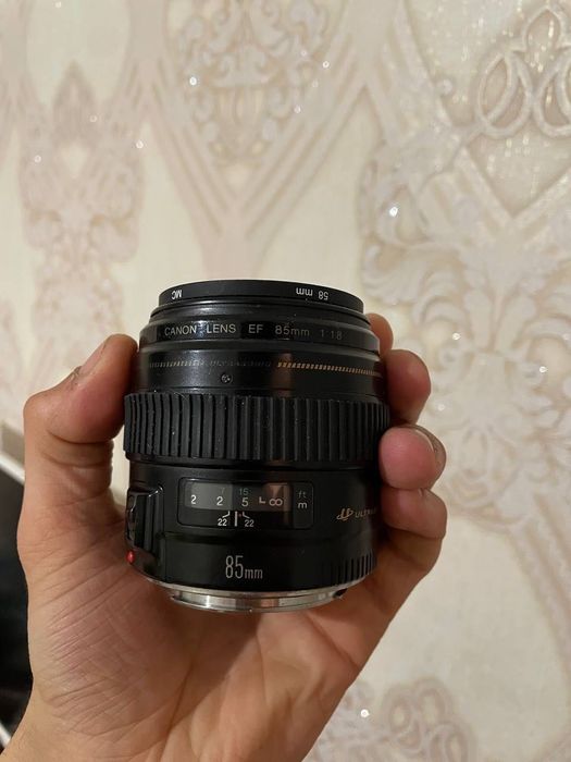 обектив canon ef 85mm f1.8