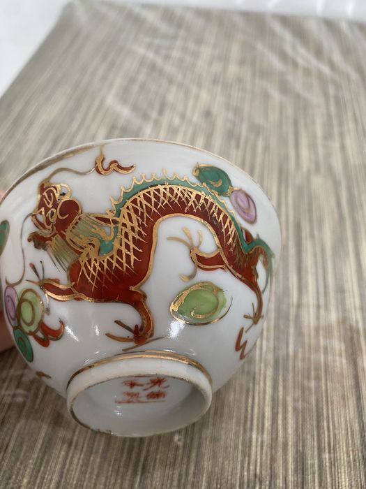 Taça de porcelana chines antigo