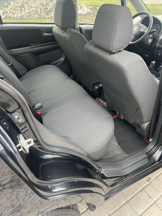 Продам  Suzuki SX-4 2008 один власник