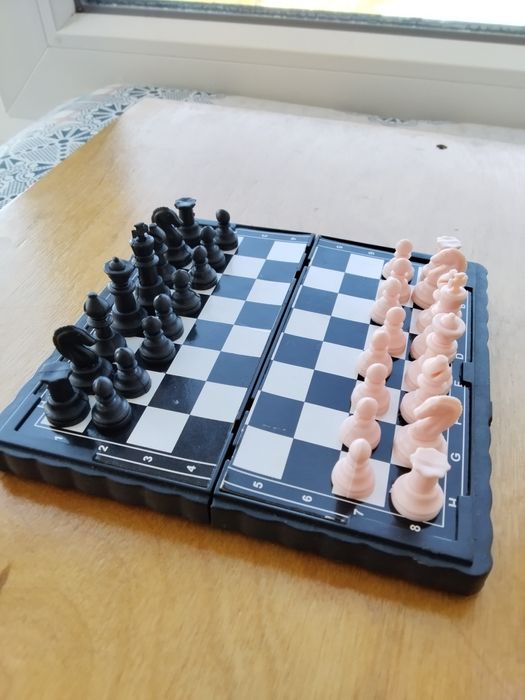 Шахматы ( мини) )карманные. Новые. Идеальное состояние.