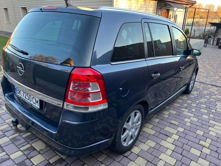 Продам OPEL ZAFIRA 1.9 150к.с 2008 рік