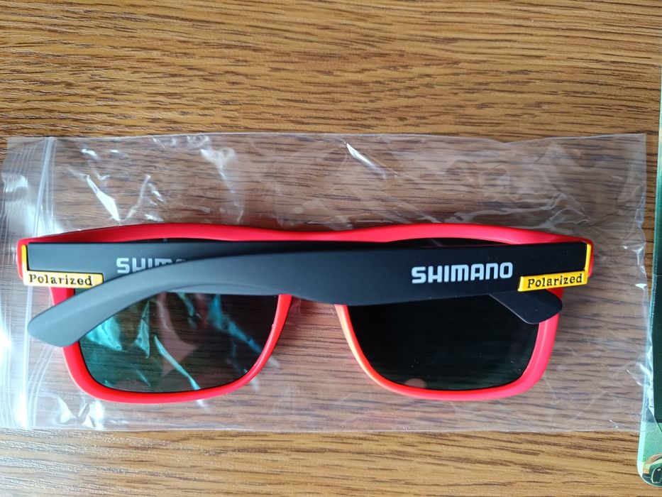 Поляризаційні окуляри Shimano.