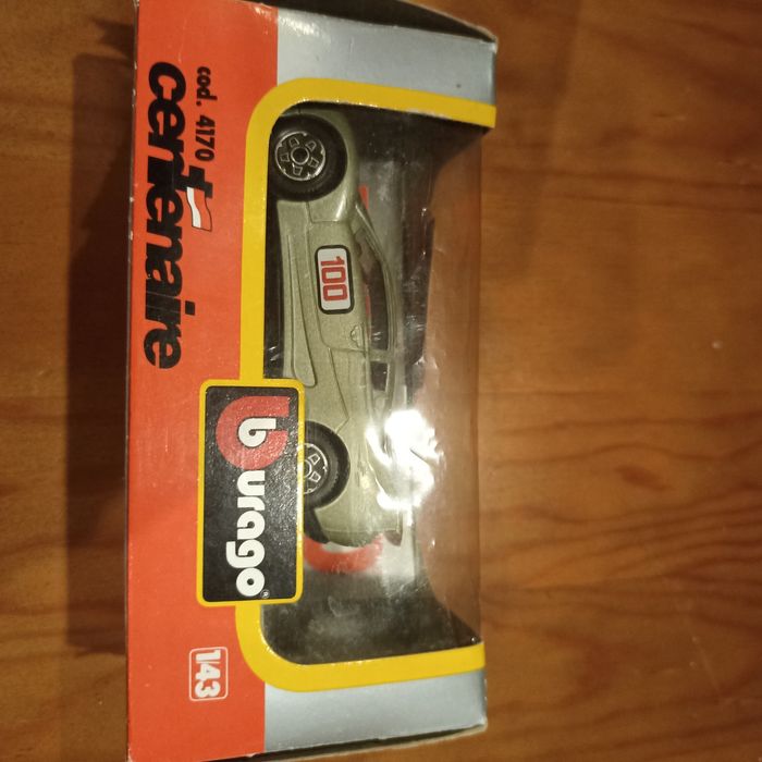Carros miniatura Bburago 1:43