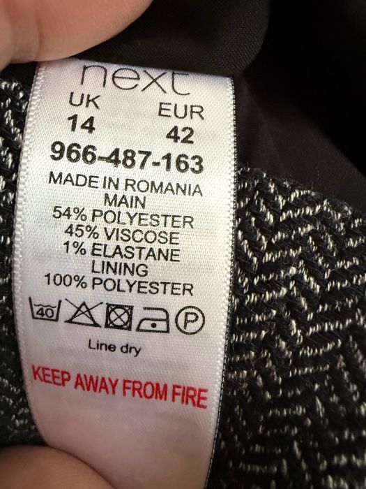 Ołówkowa Sukienka biznesowa z kieszeniami