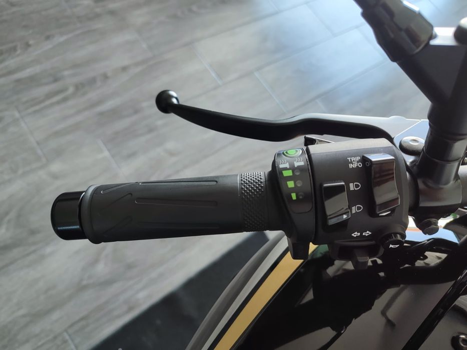 Yamaha XSR 700 (12/2022) - Como nova