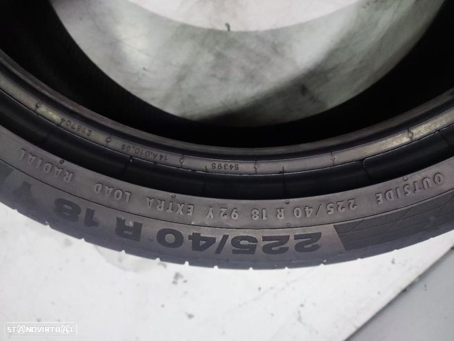 2 pneus semi novos 225-40r18 continental - oferta dos portes 120 EUROS