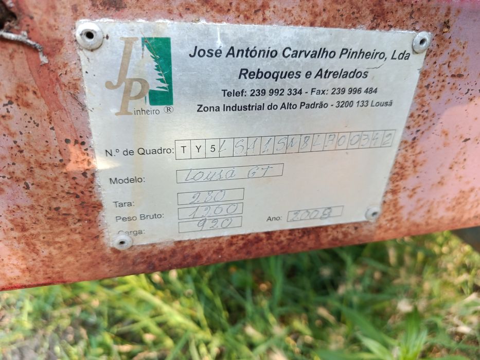 Reboque para motocultivador em bom estado só precisa de uma pintura