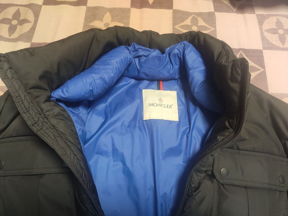 Зимова куртка Moncler