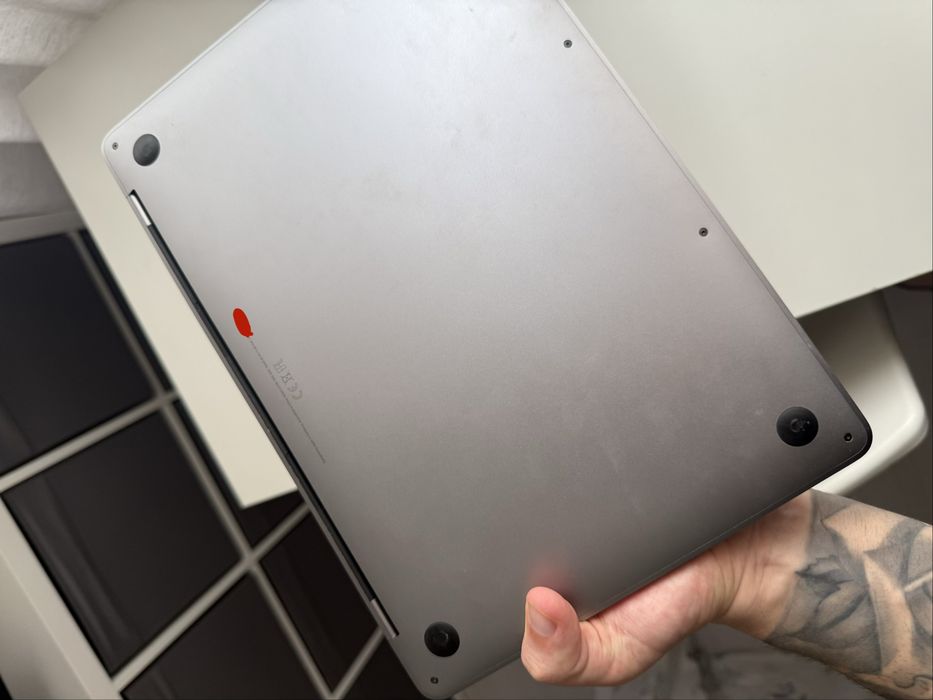 MacBook Pro Touch Bar 2019 como NOVO sem riscos