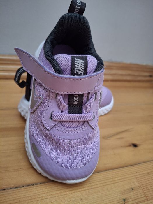 Кросівки nike revolution 21 розмір