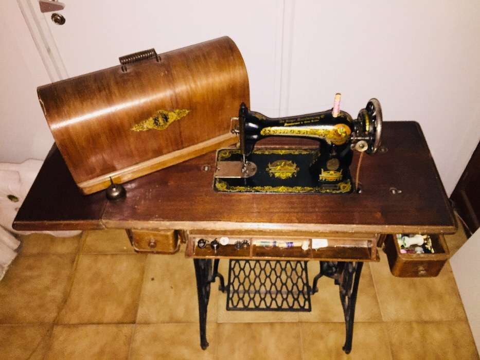 Máquina de Costura Singer - tudo de origem - a funcionar na perfeição