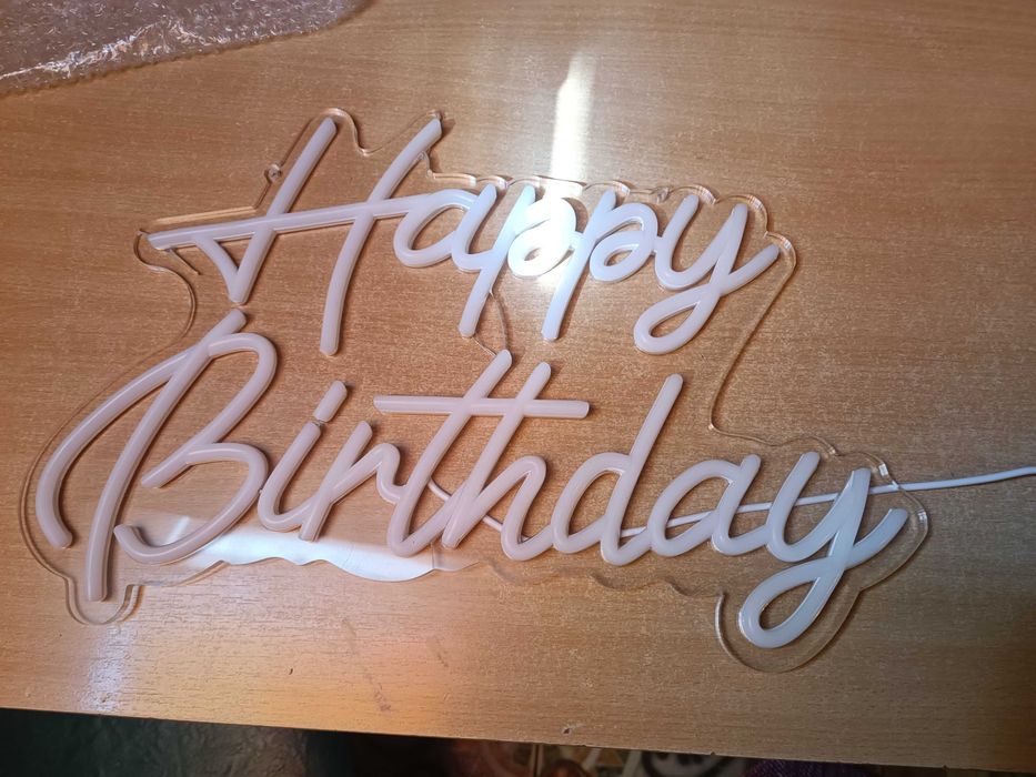 Dekoracyjny napis LED „Happy Birthday”