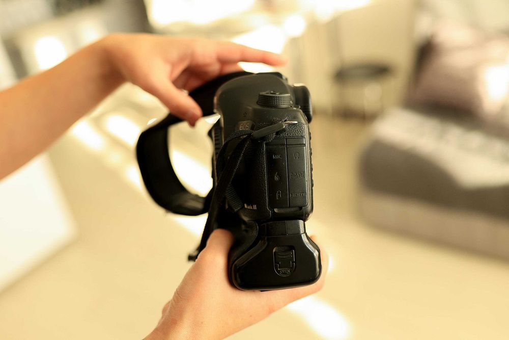 Продам Canon 5D Mark III + Бустер (Оригінал)