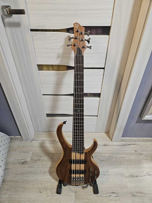 Ibanez BTB 676 NTF
