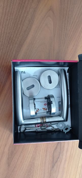 Puxador de porta em inox Tupai