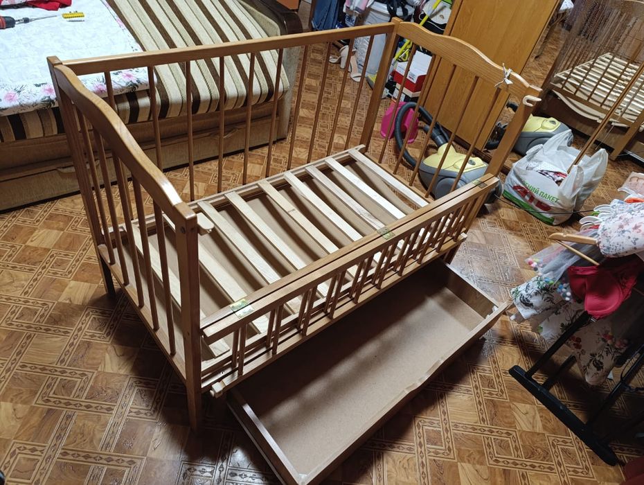 Детская кроватка