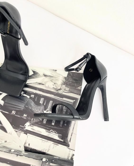 Босоніжки 36р від PLT