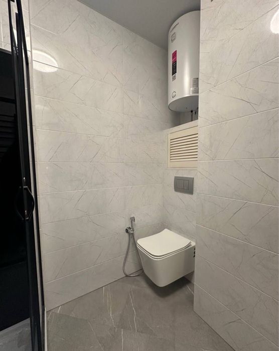 Стильна квартира студія з панорамою на Дніпро (л1