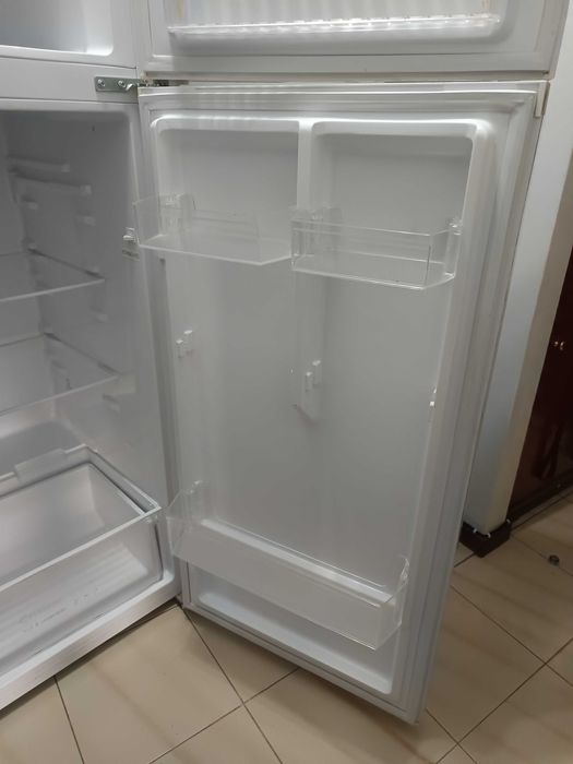 Frigorífico Qlive multi air flow bem estimado por 150.00 euros. Comprei um maior e já não preciso deste. 195L + 52L. NÃO faço entrega.