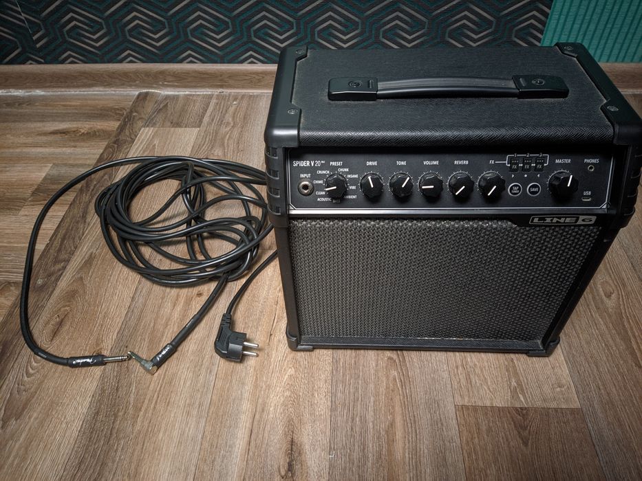 Продам комплект Електрогітара + комбопідсилювач