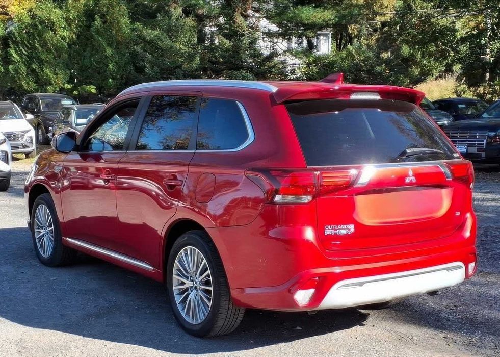 Mitsubishi Outlander PHEV SEL      2022