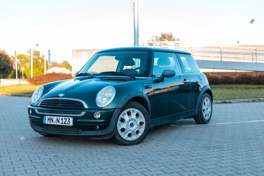 MINI ONE Mini One 1600 benzyna, 90 km.