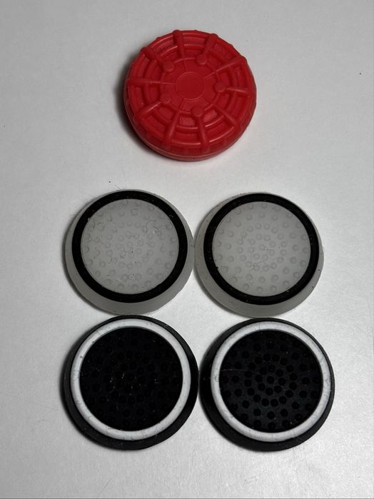 PlayStation 4 500GB + 2 oryginalne pady